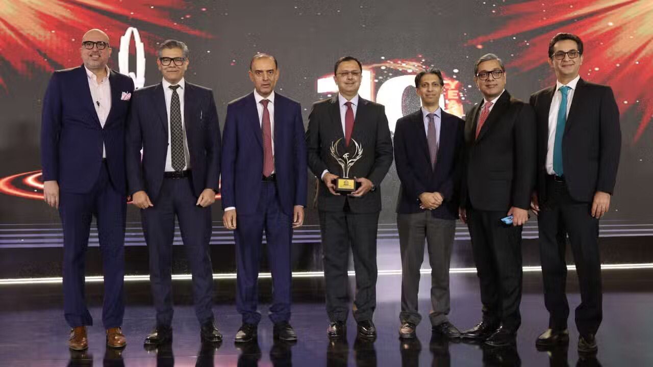 Faysal Bank Honoured as Pakistan’s Best Mid-Sized Bank at Pakistan Banking Awards
