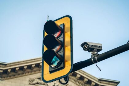 Karachi Embarks on a New Era of Urban Mobility with the Launch of Smart Traffic Signals